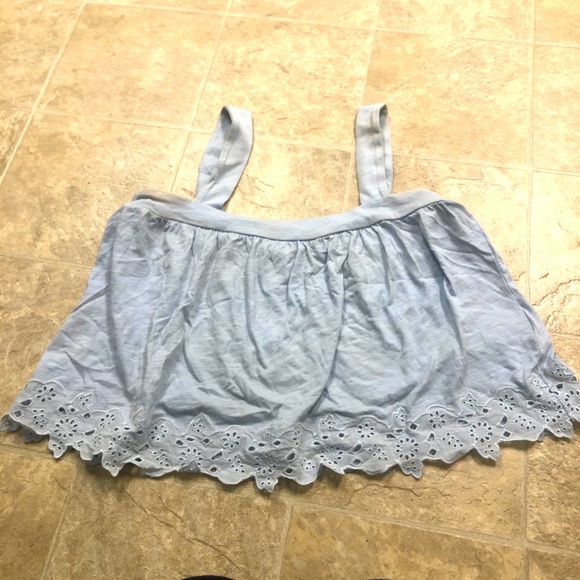 H&M Tops - ‼️$5 Sale‼️🌻 H&M Light Blue Floral Trim Tank Top